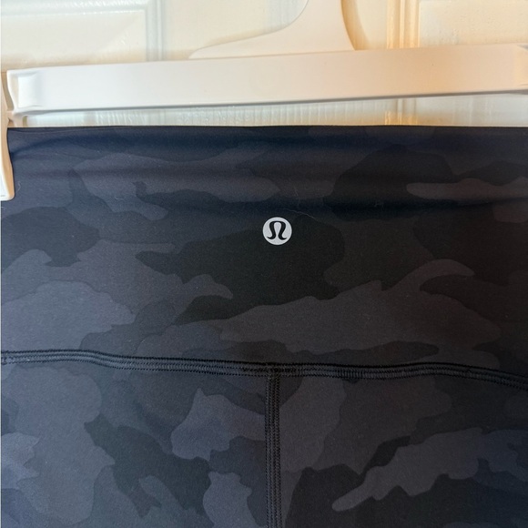 Lululemon Align High Rise Short with Pockets 8" Women’s Size 4 - Picture 6 of 8